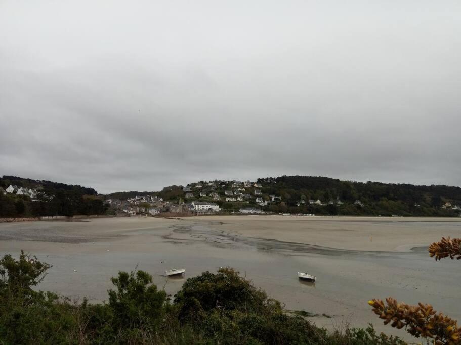 Appartement A 50M De La Plage Saint-Michel-en-Grève Buitenkant foto